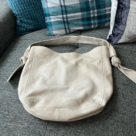 EUC Frye Nora Hobo in Cream - Picture 2 of 5